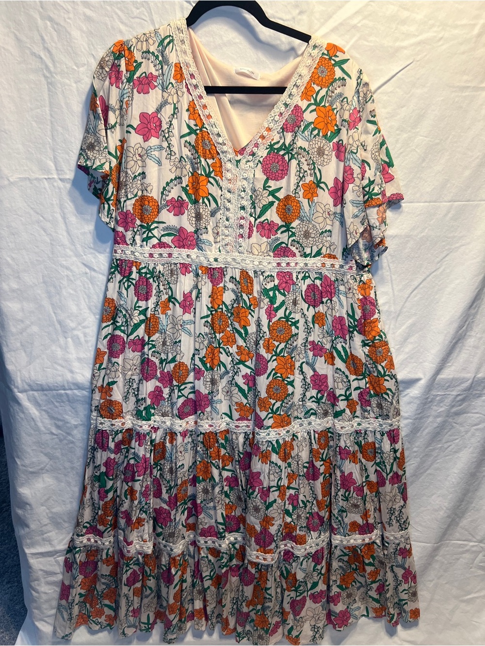 Floral Tiered V-Neck Women's Dress in White with Pink & Orange Flowers 2X